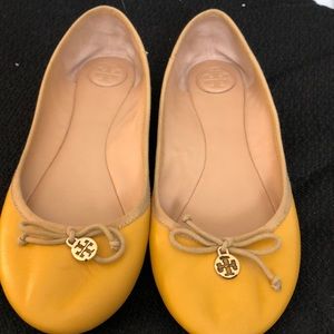 Tory Burch Chelsea Ballet Flats Mustard Size 10